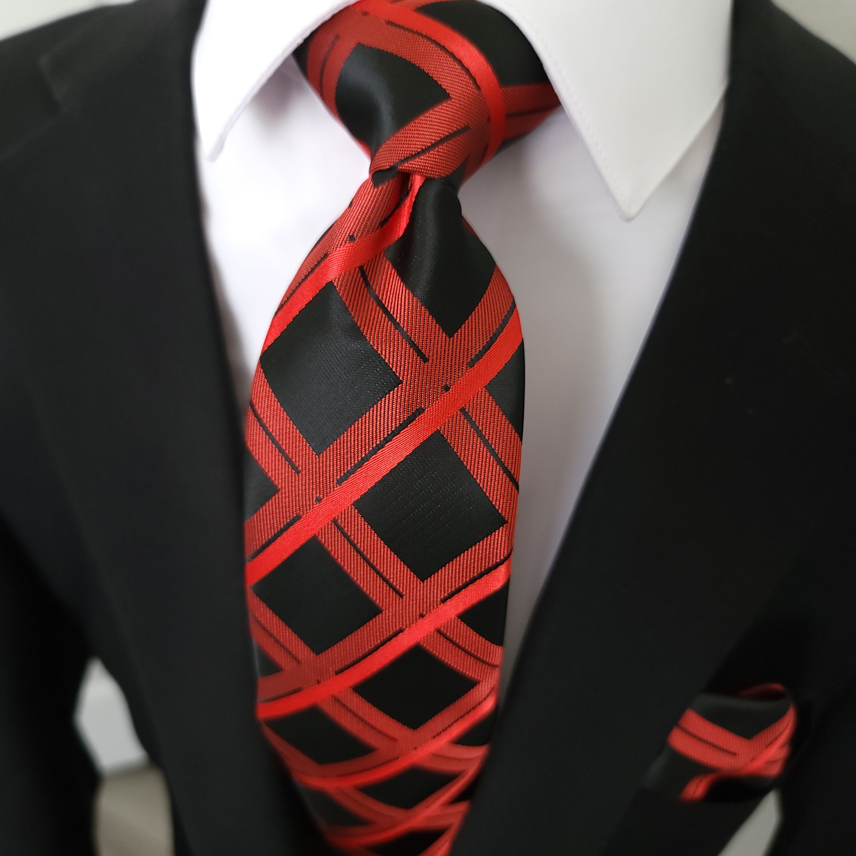 Black Red Plaid Silk Tie Pocket Square Cufflink Set