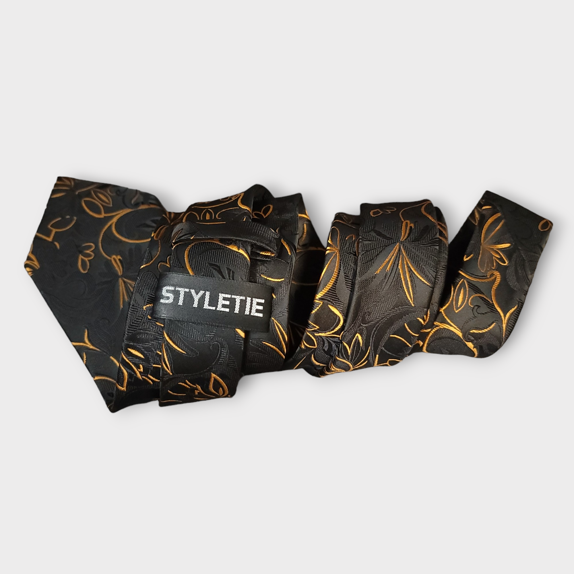 Black Gold Floral Pattern Silk Tie Pocket Square Cufflink Set