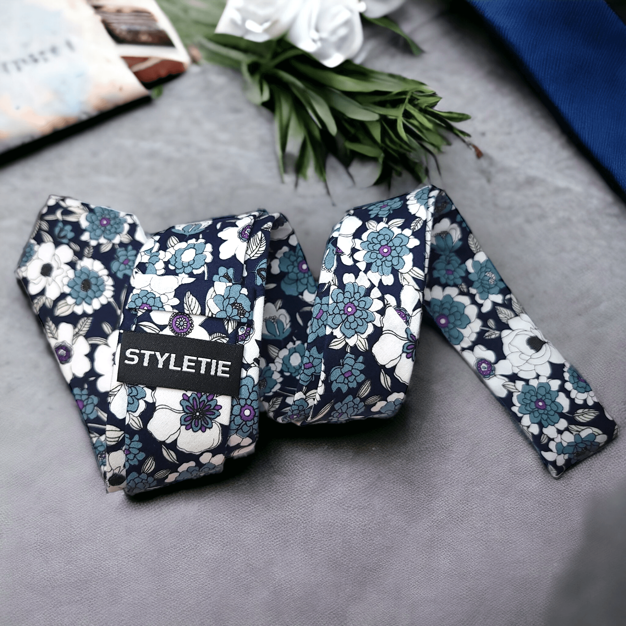 Dark Denim White Gray Floral Slim Tie - STYLETIE
