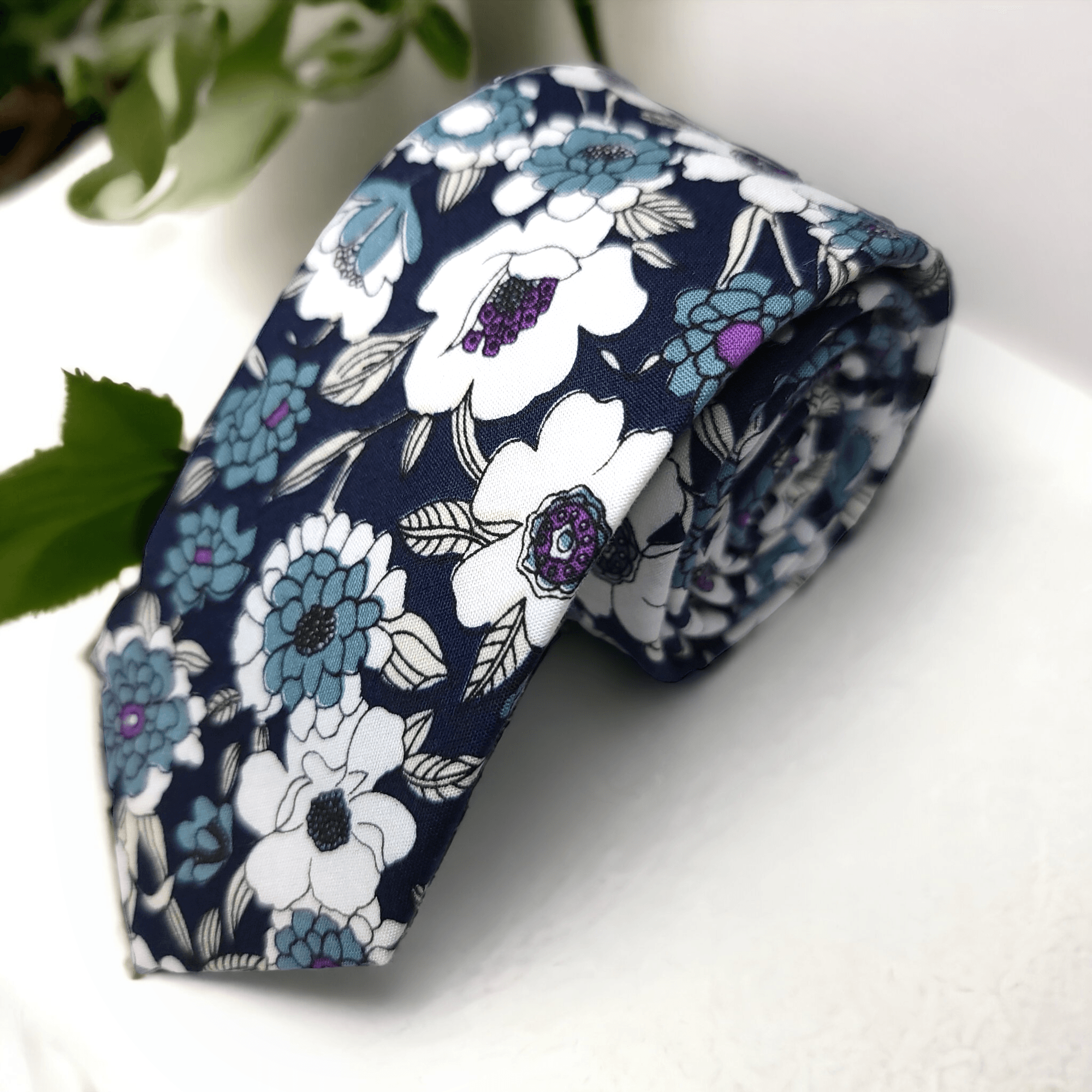Dark Denim White Gray Floral Slim Tie - STYLETIE