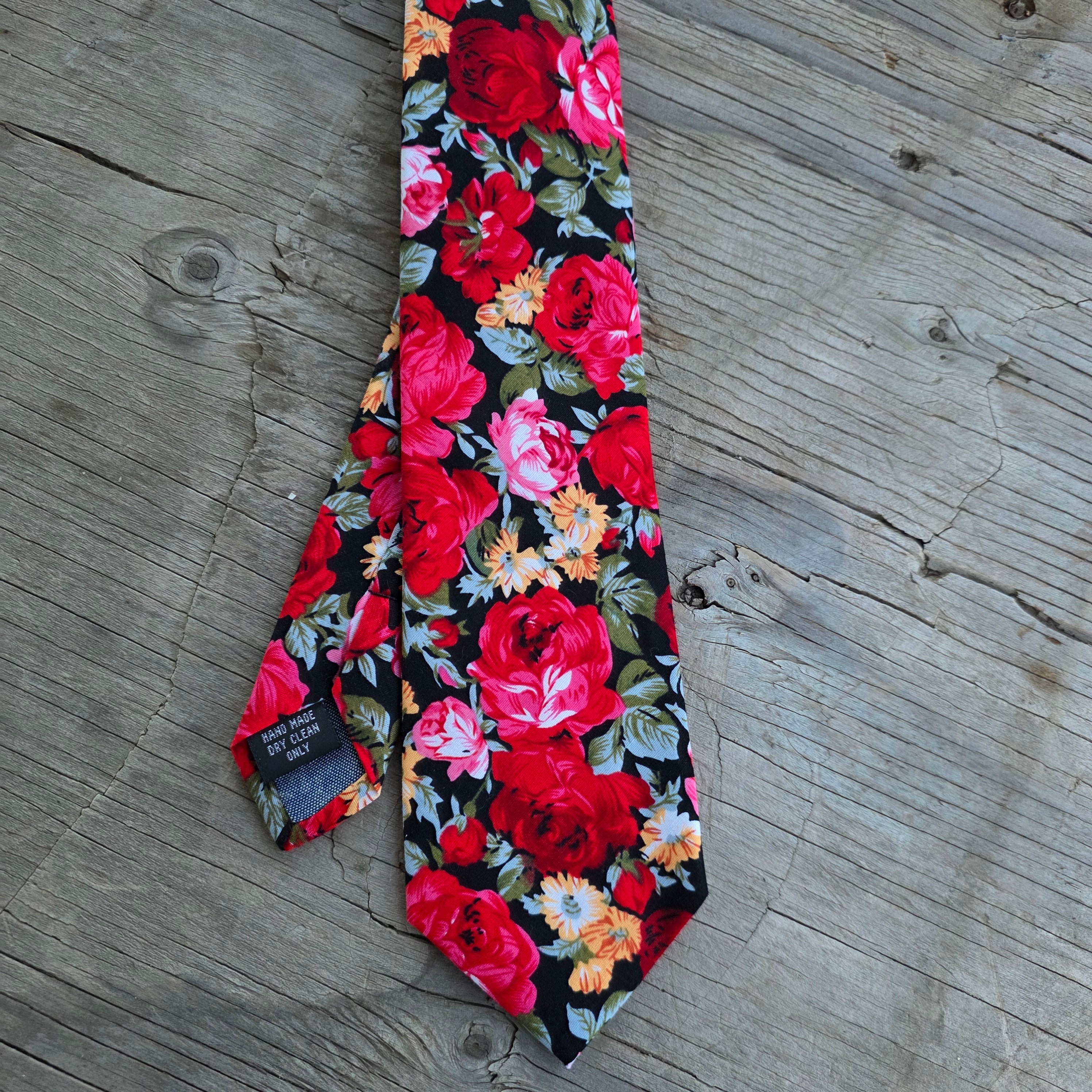 Black Red Leaf Floral Tie