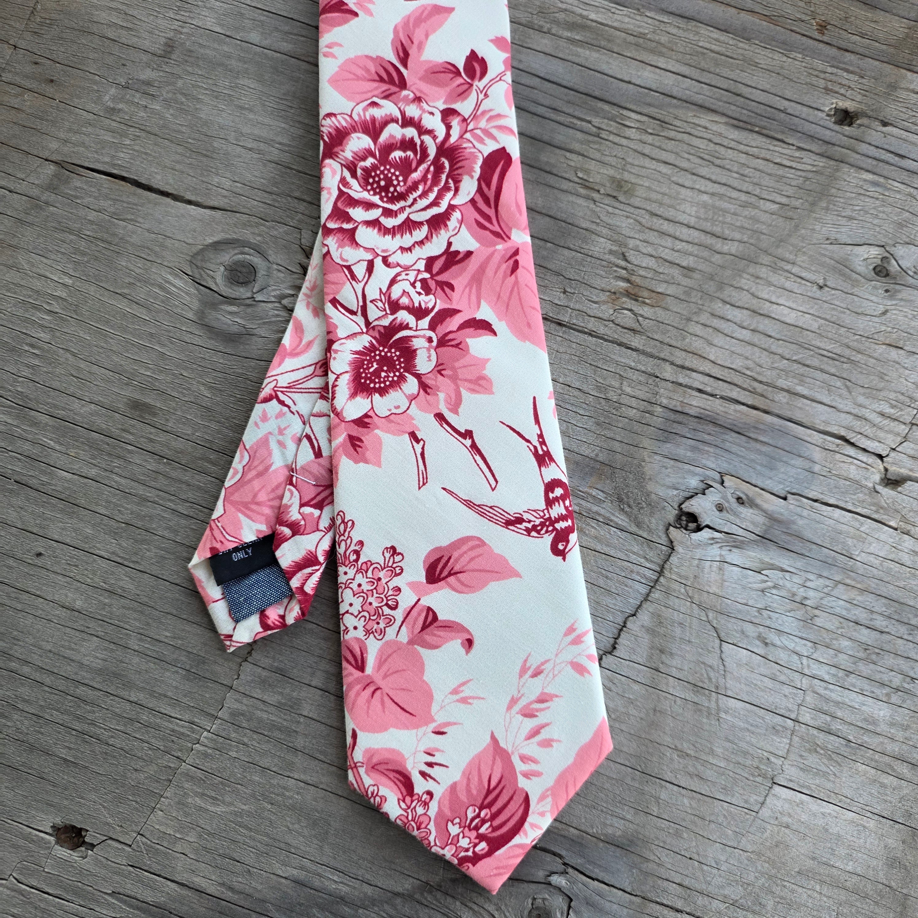 Ivory Coral Pink Leaf Floral Tie