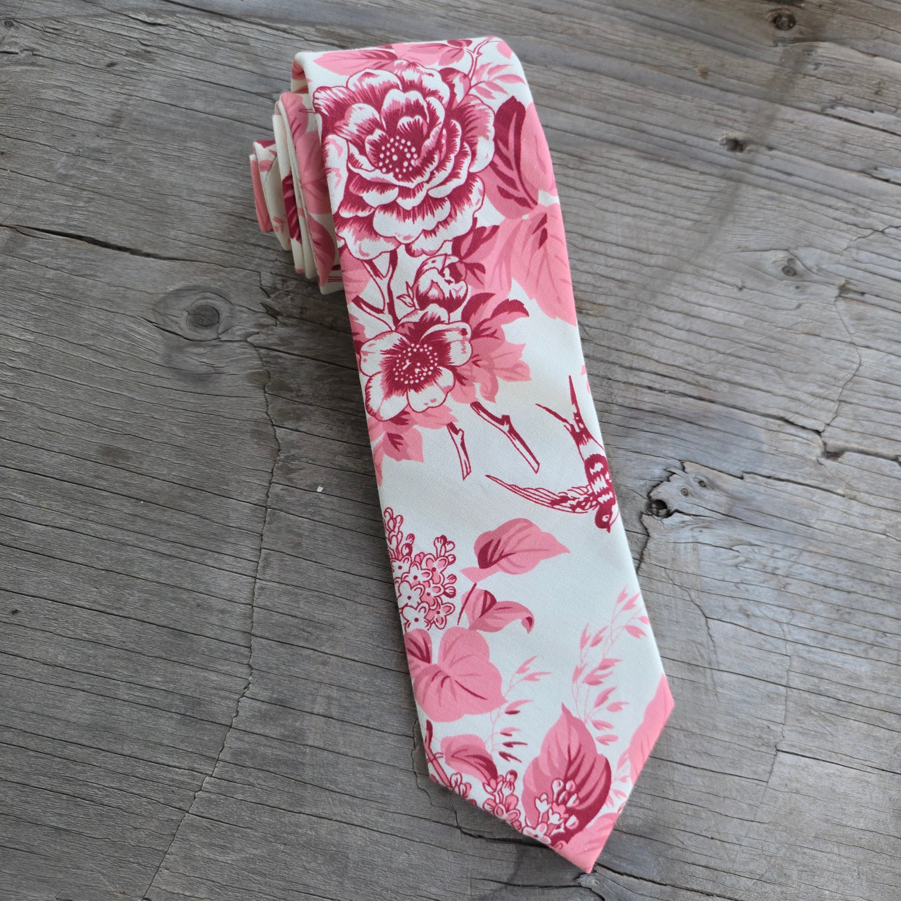 Ivory Coral Pink Leaf Floral Tie