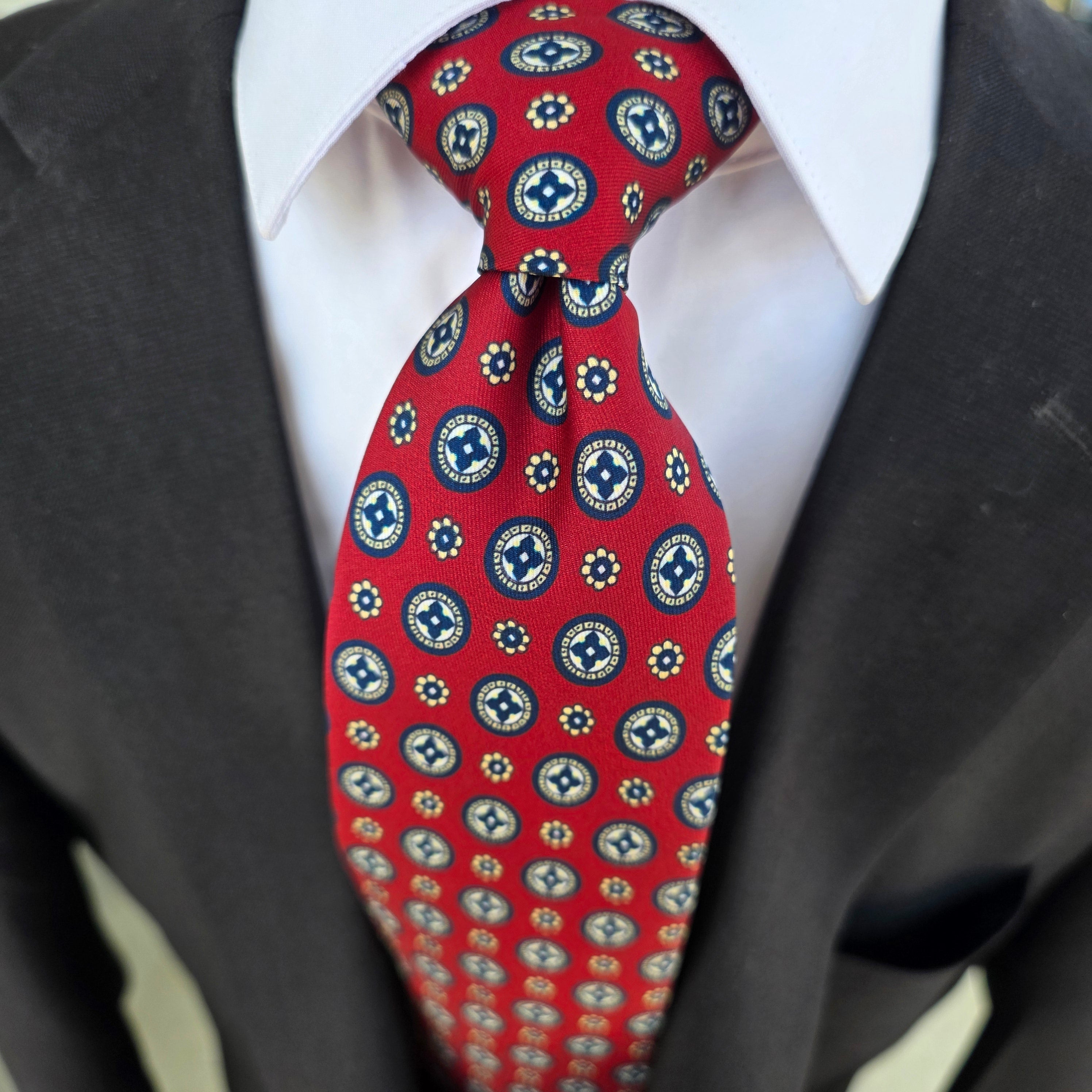 Wine Red Dot Tie