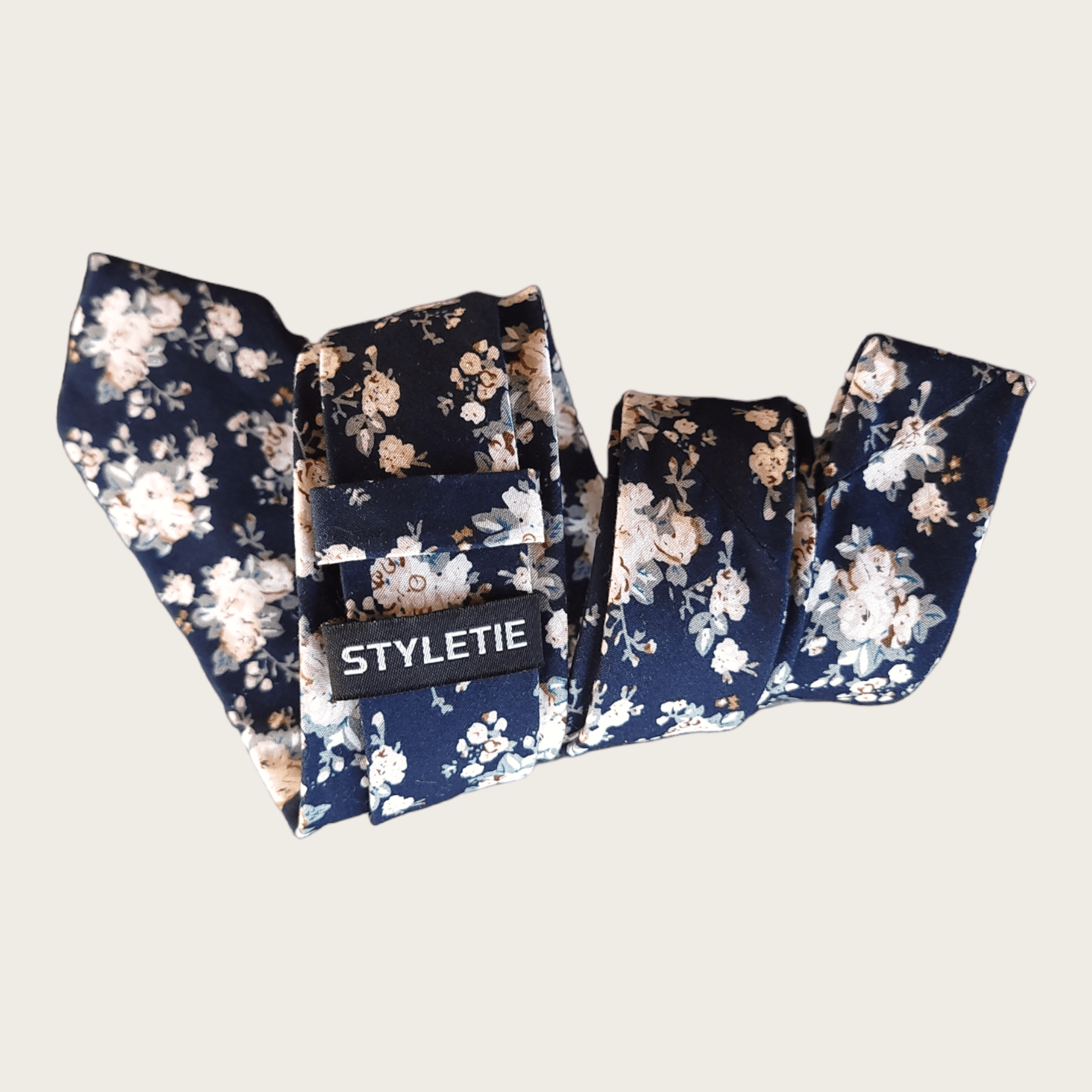 Navy Blue White Floral Slim Tie Pocket Square Set - STYLETIE